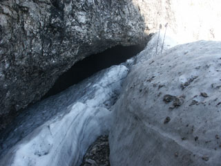 Eingang zur Höhle am 31. 5. 2004